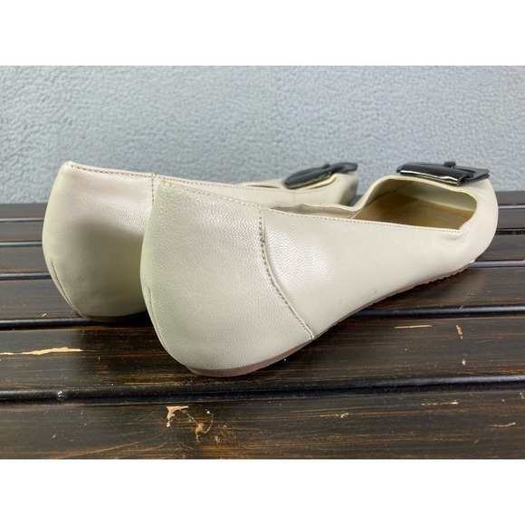 Simply Vera Wang Flats Womens 10 Nude Gold Buckle Slip On Work Shoes Elegant - Picture 9 of 11